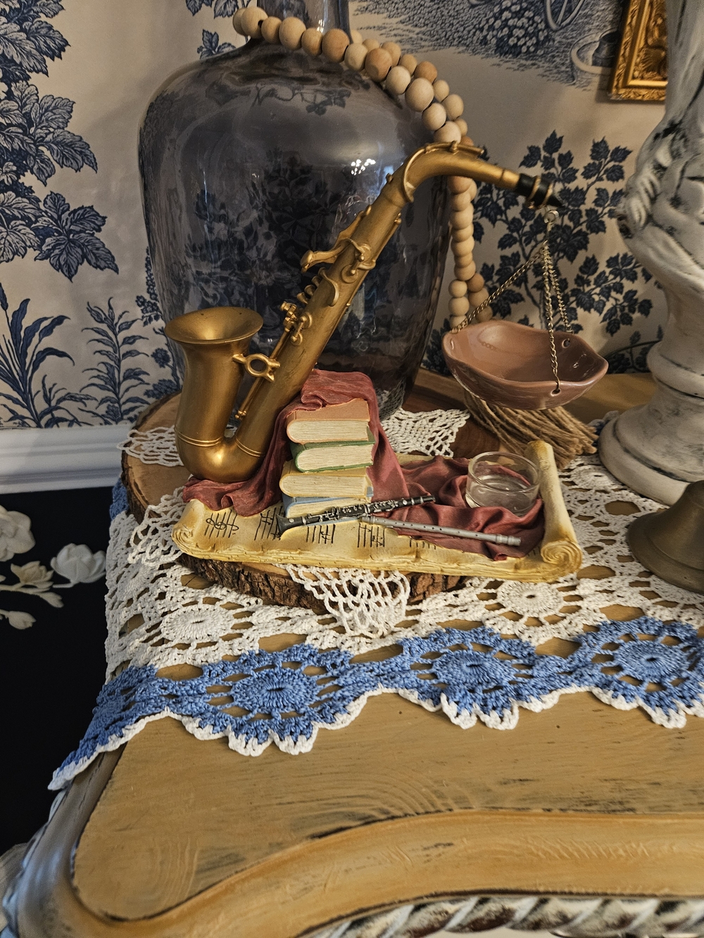 Decorative Gold Saxophone Accent with Pink and Cream Accents